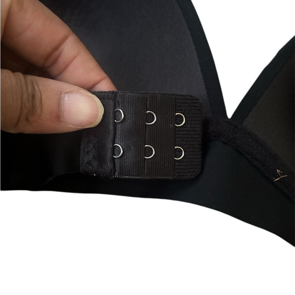 Strm Line Intimate Black Bra - Picture 3 of 5